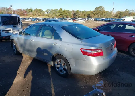 2007 Toyota Camry Le z USA, uszkodzony, nr VIN 4T1BE46K27U129026